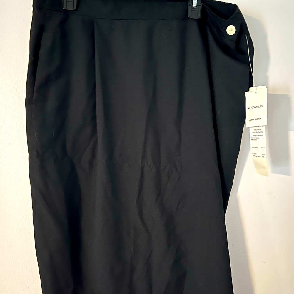 Ms CHAUS skirt size 18 NWT